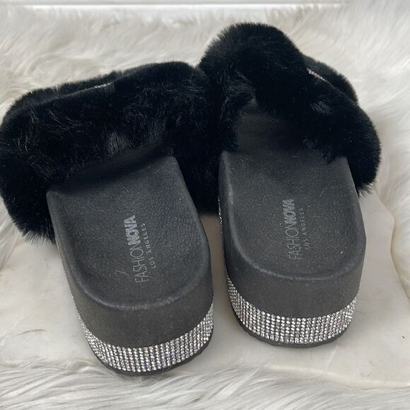 Fashion Nova Slides   - Picture 4 of 6